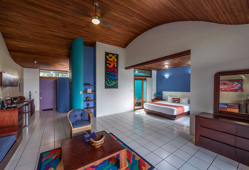 Stay with the best hotel in the heart of a rainforest and near all attractions in Costa Rica