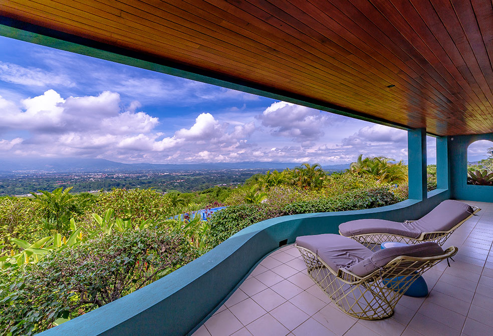 Stay in the top resort in Costa Rica with excellent amenities